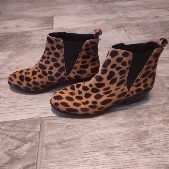 Vince Camuto Calf Hair Ankle Boots  -Leopard, US 6 1/2 Mob Wife - Picture 3 of 5